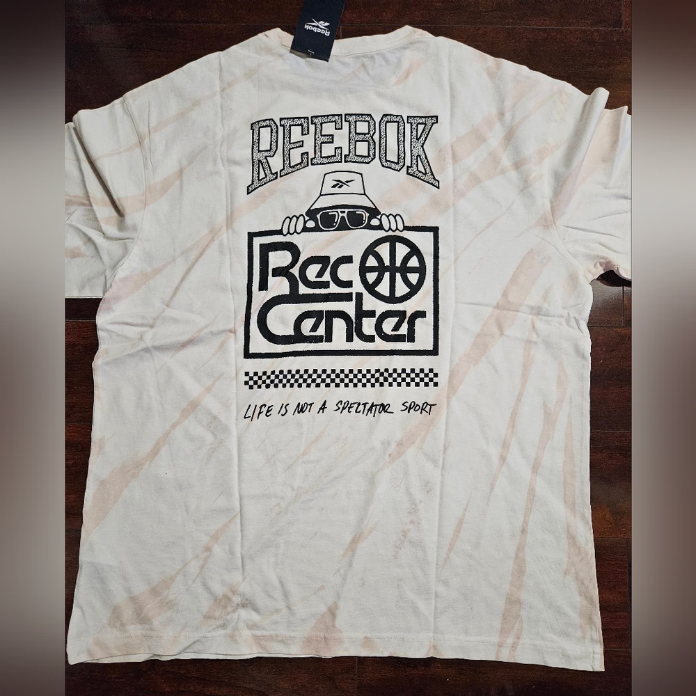 Oversized Retro Reebok T-shirt NWT - Picture 3 of 4